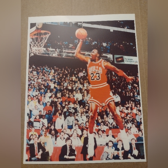 MICHAEL JORDAN 8.5x11 FREE THROW LINE DUNK &DUNK VS LAKERS NBA GLOSSY POSTER SET - Picture 8 of 13